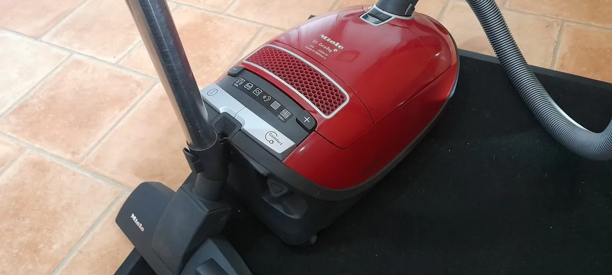 2200watt Miele vacuum/Hoover cleaner - Image 2
