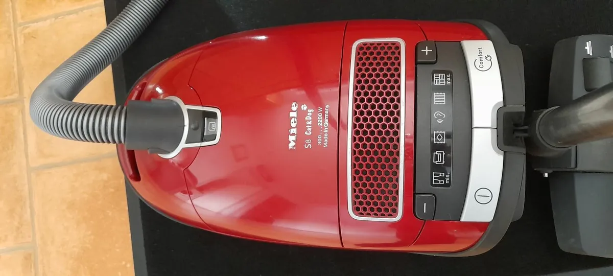 2200watt Miele vacuum/Hoover cleaner - Image 3
