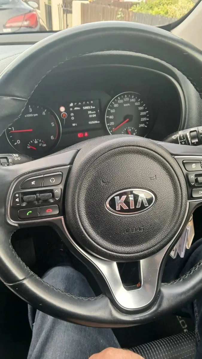 Kia Sportage 2016 - Image 2