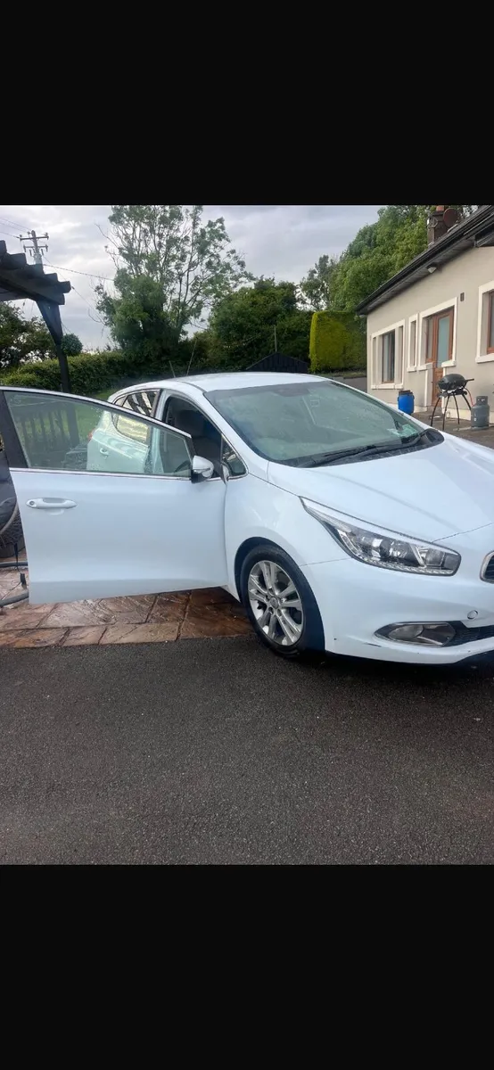 Kia Ceed 2012 - Image 2