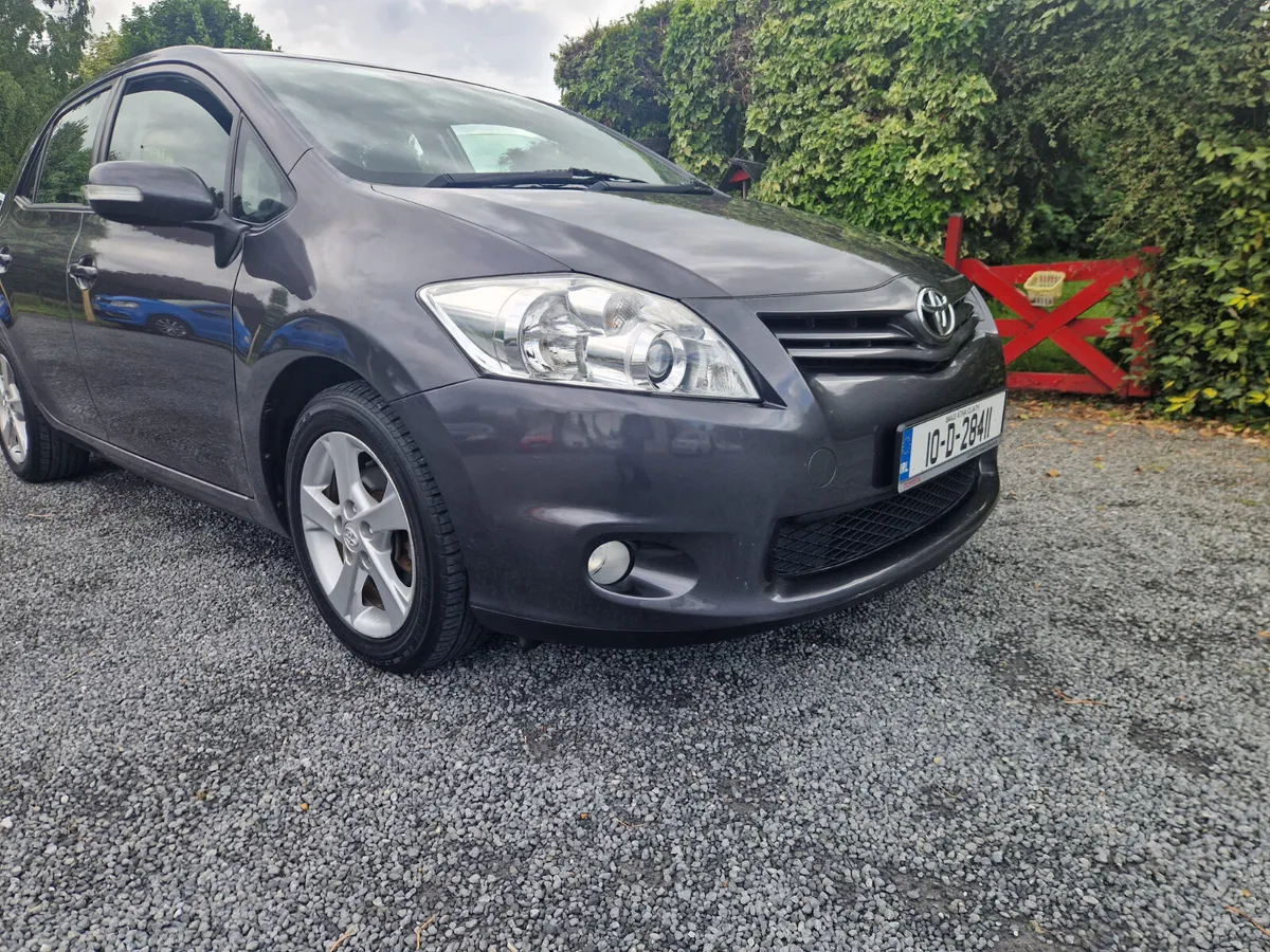 Toyota Auris Luna PETROL 2010 - Image 2