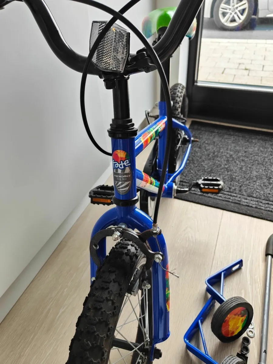 Kids Bike - 16" Wheel with removable stabilisers - Image 2
