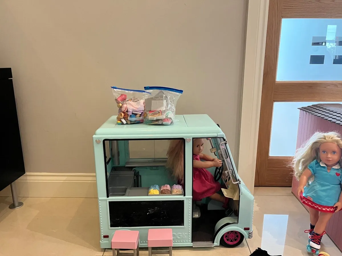 Toys - Image 1