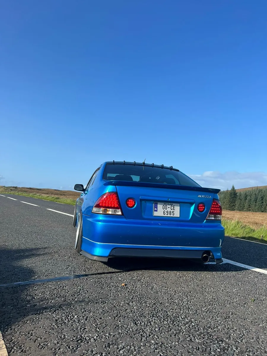 Toyota Altezza - Image 3