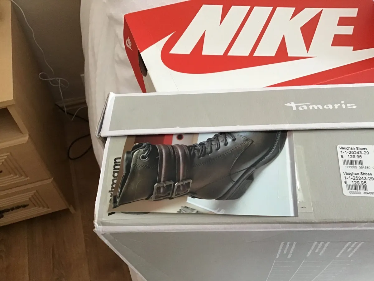 New pair of Boots - Image 2