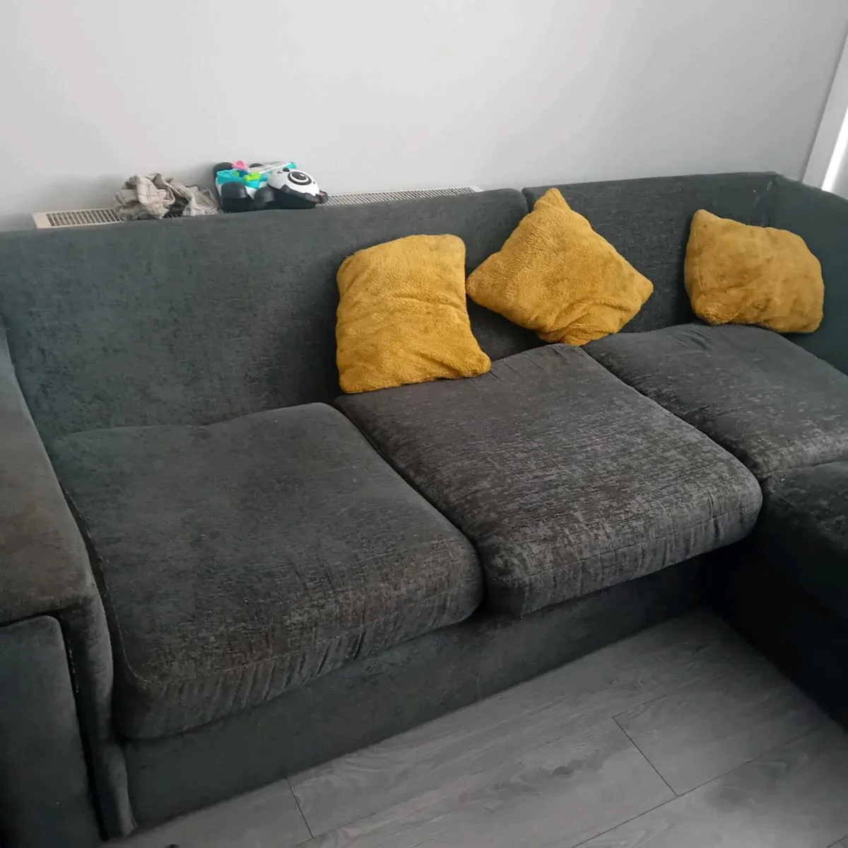 Couch - Image 2
