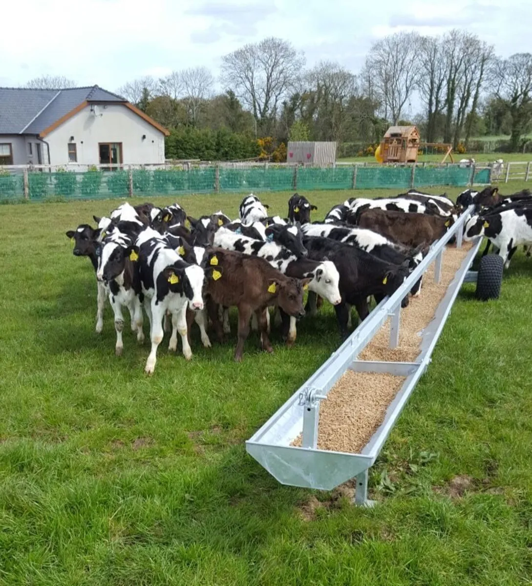 Mobile feeder made to order - Image 1