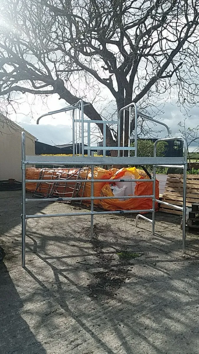 Fertilizer bag stand