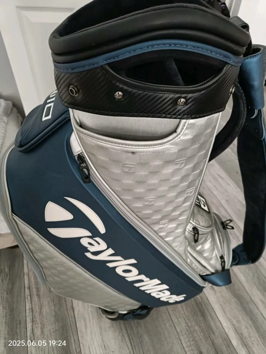 TaylorMade Qi10 Tour Bag - Image 2