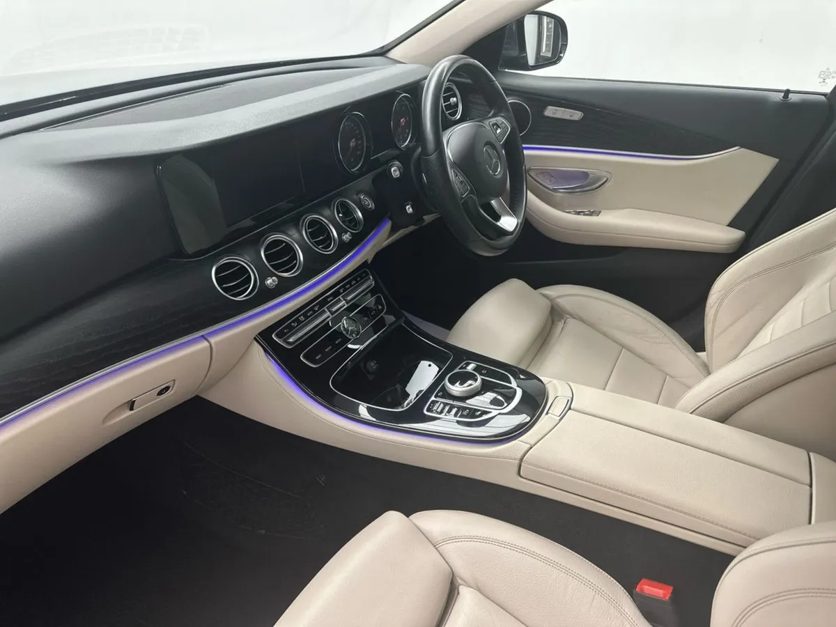 Mercedes-Benz E-Class E220d Avantgarde  just IN - Image 4