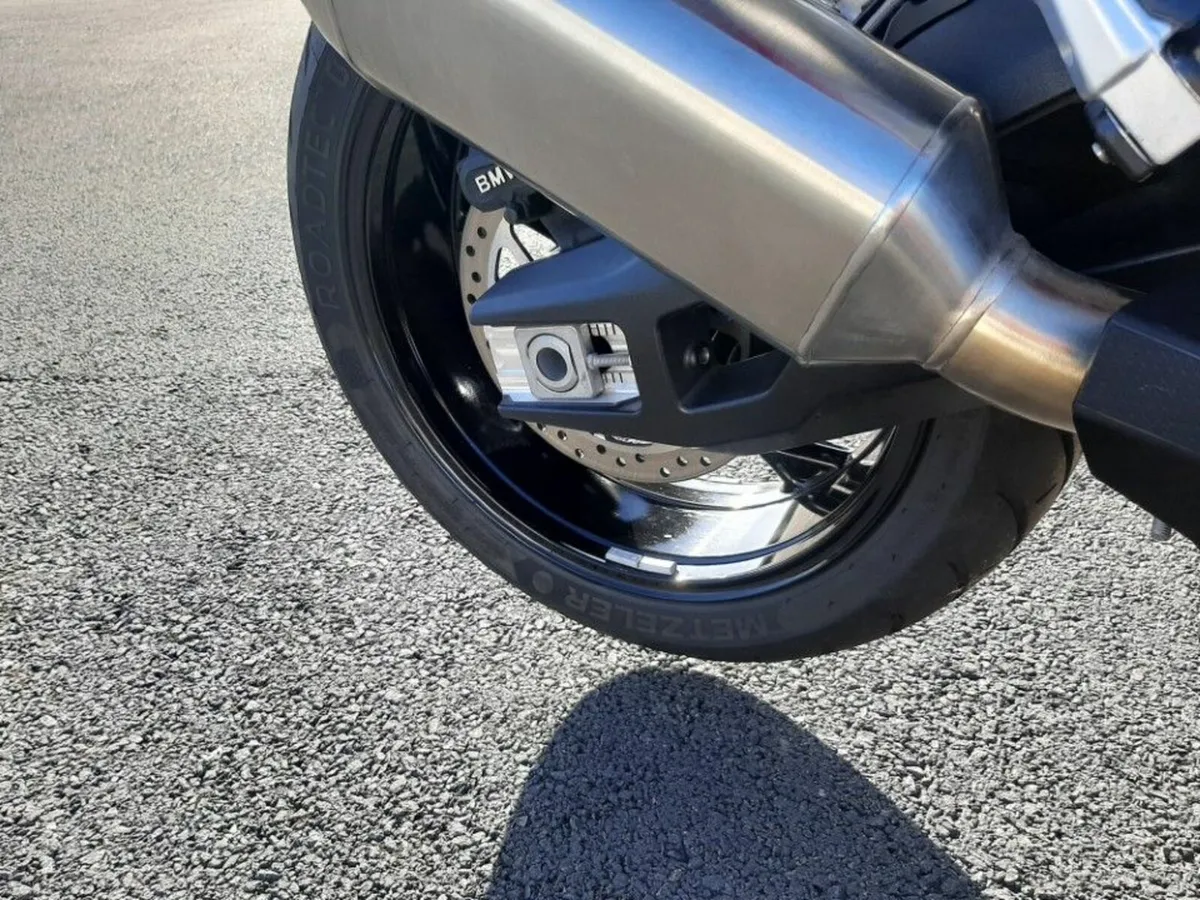 BMW S 1000 XR 2023 - Image 4