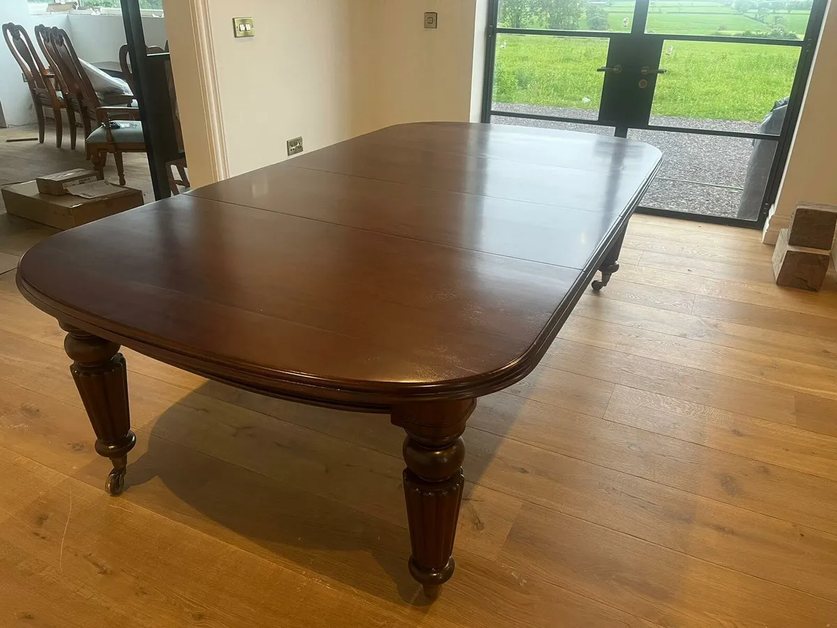 Mahogany dining table - Image 2