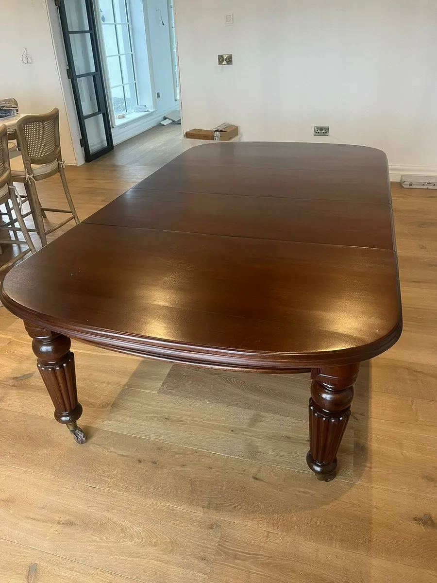 Mahogany dining table - Image 3