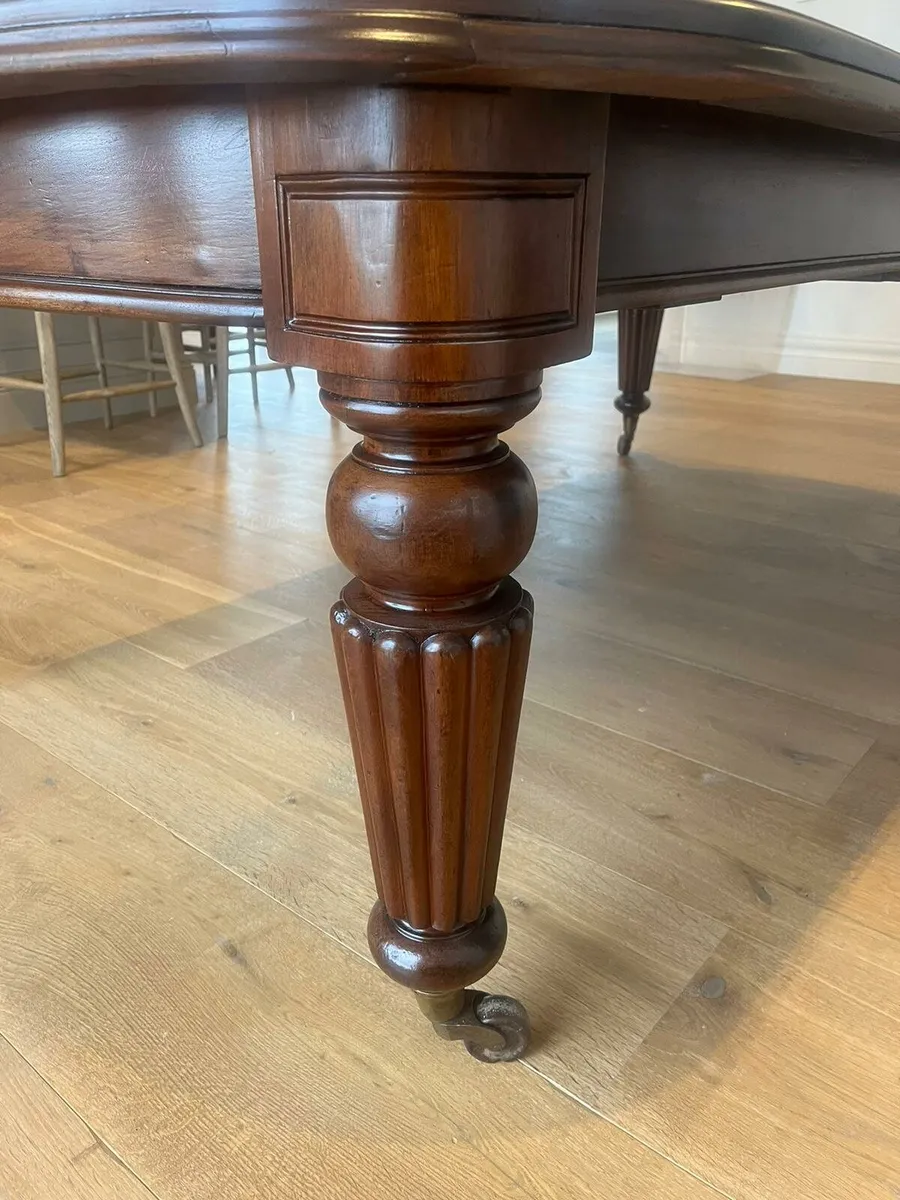 Mahogany dining table - Image 4