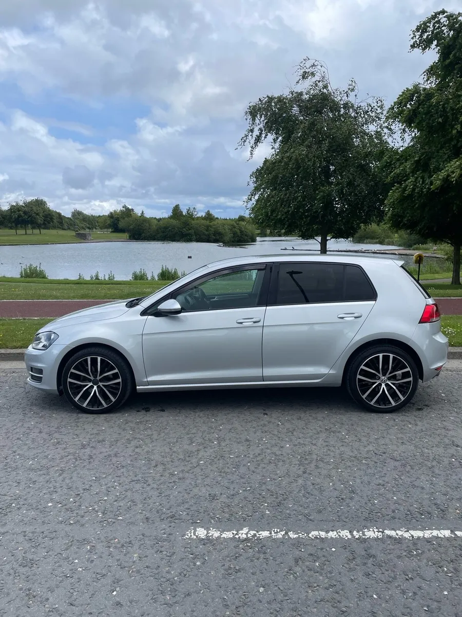 Volkswagen Golf 1.6 TDI match mint condition - Image 2