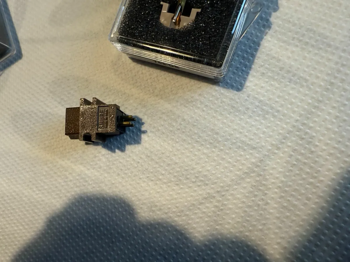 SHURE  M-70EJ  (Brown body) - Image 3