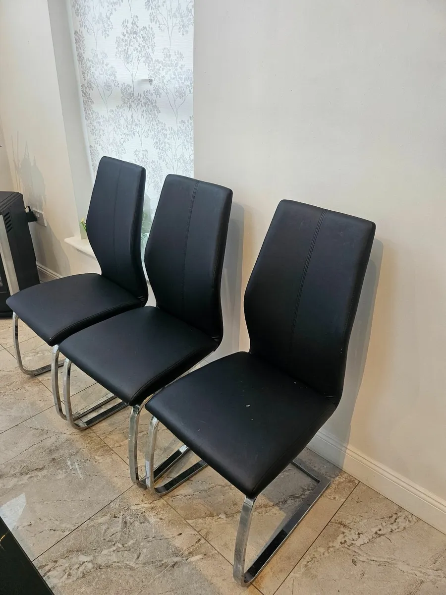 Dining Table and Chairs - Image 2