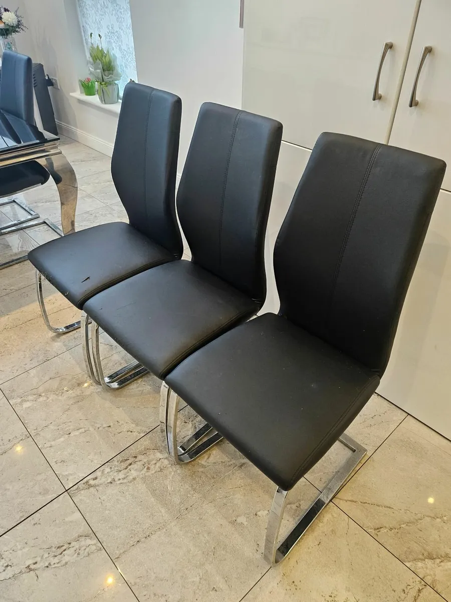 Dining Table and Chairs - Image 4