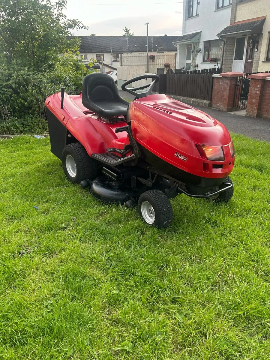 Castlegarden Ride on lawnmower - Image 2