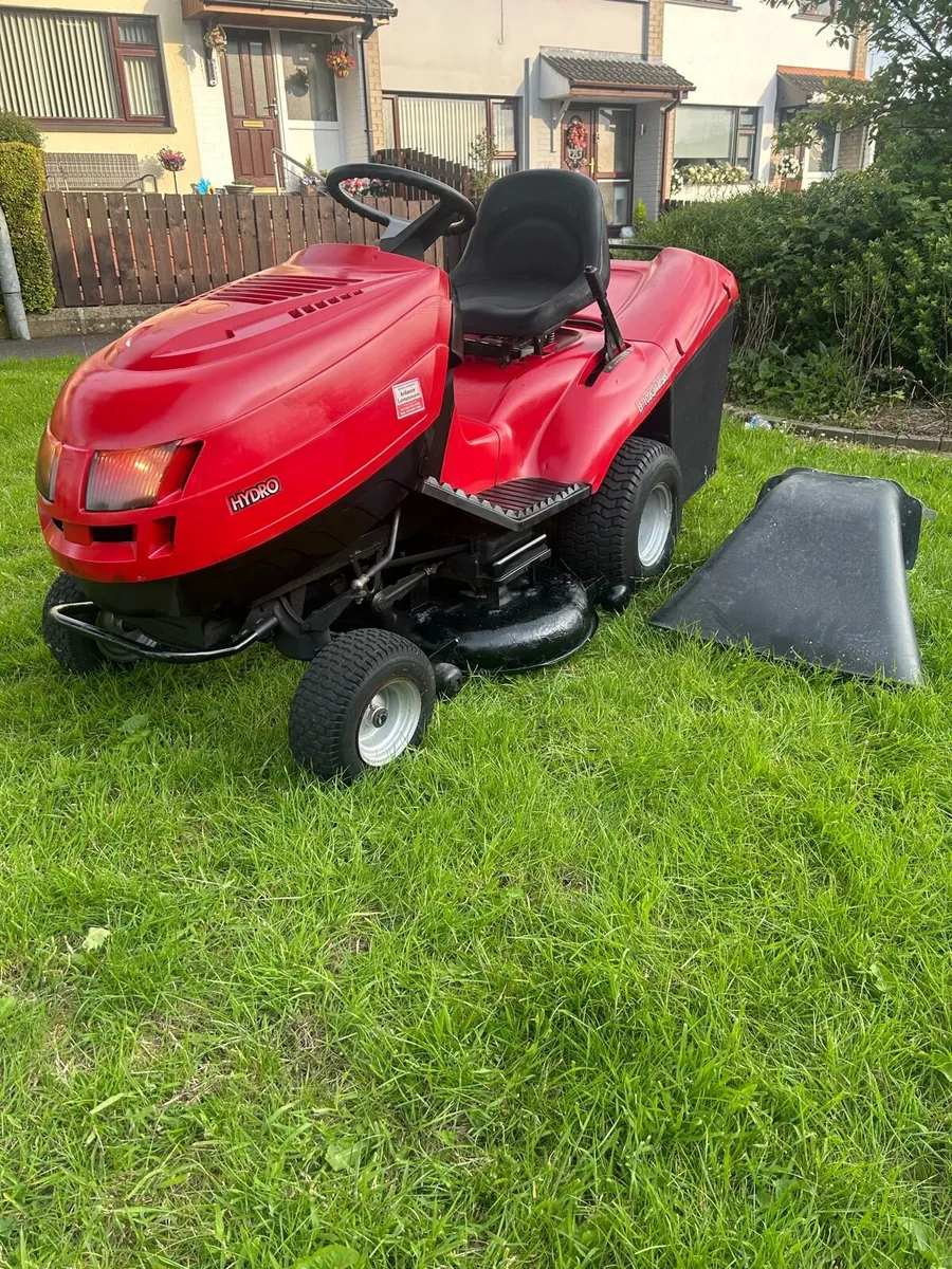 Castlegarden Ride on lawnmower - Image 3