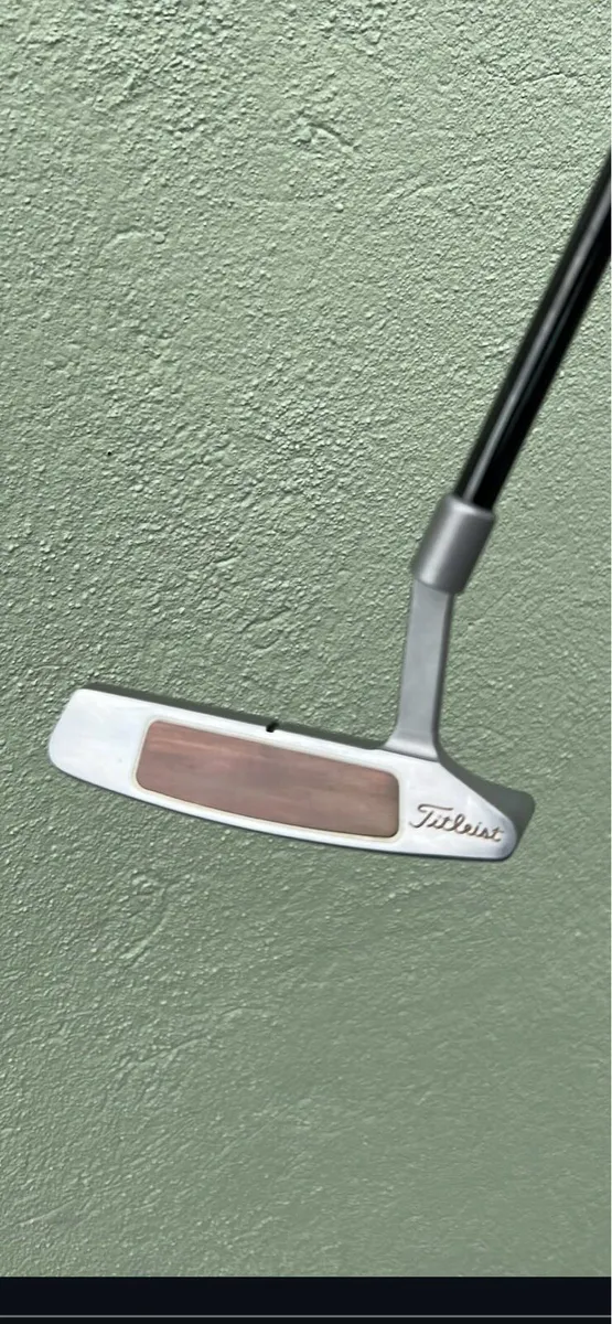 Newport Detour putter - Image 1