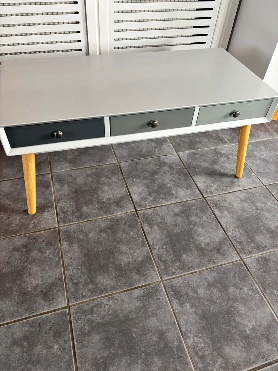 Coffee table - Image 1