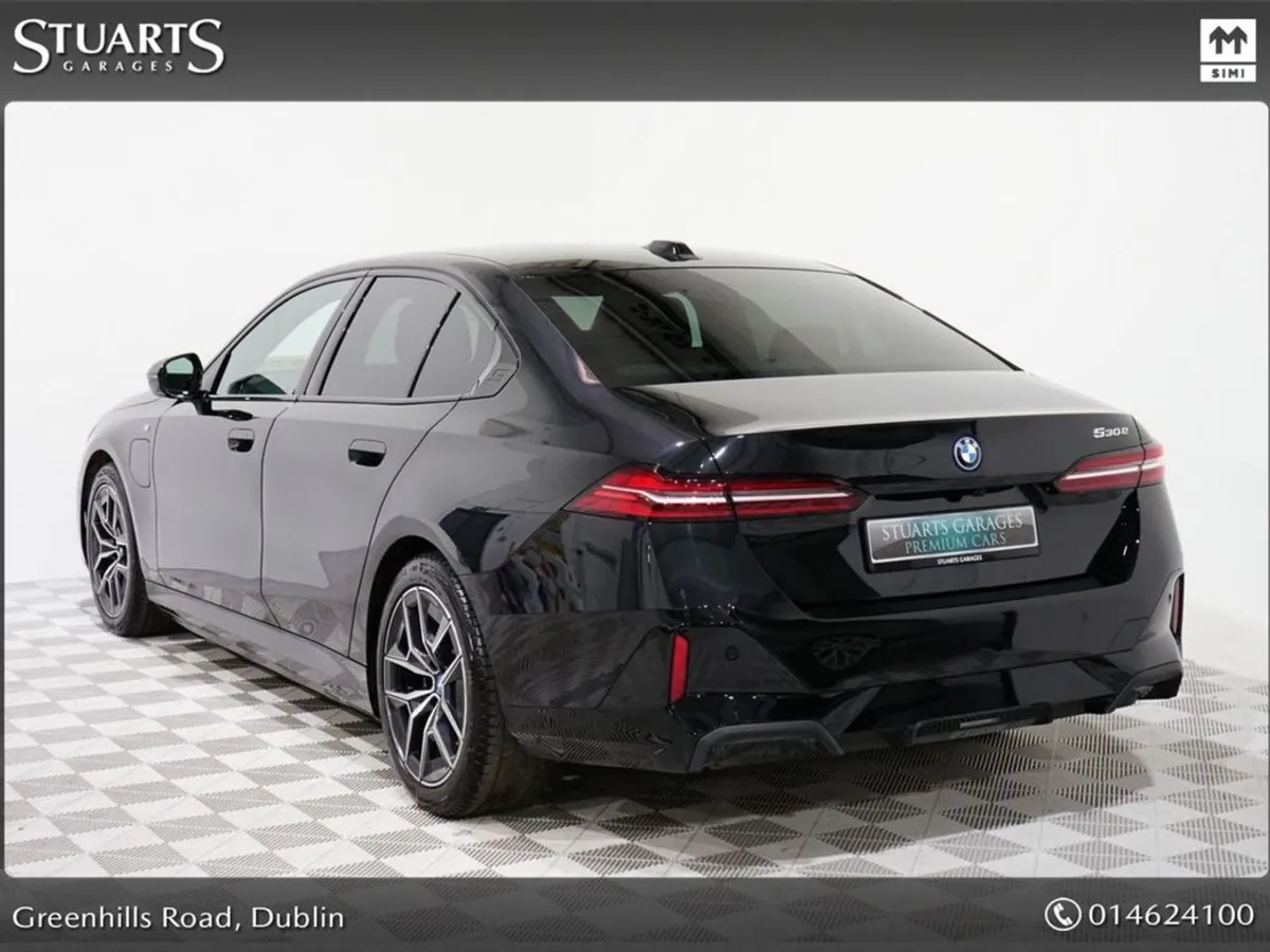 BMW 5 Series 530e M-sport Black Sapphaire Metalli - Image 2