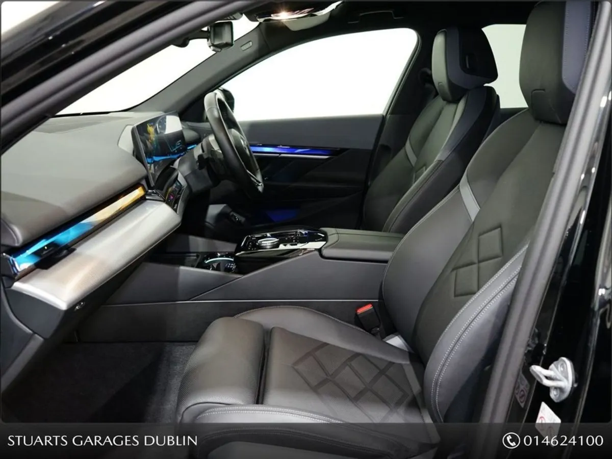 BMW 5 Series 530e M-sport Black Sapphaire Metalli - Image 3