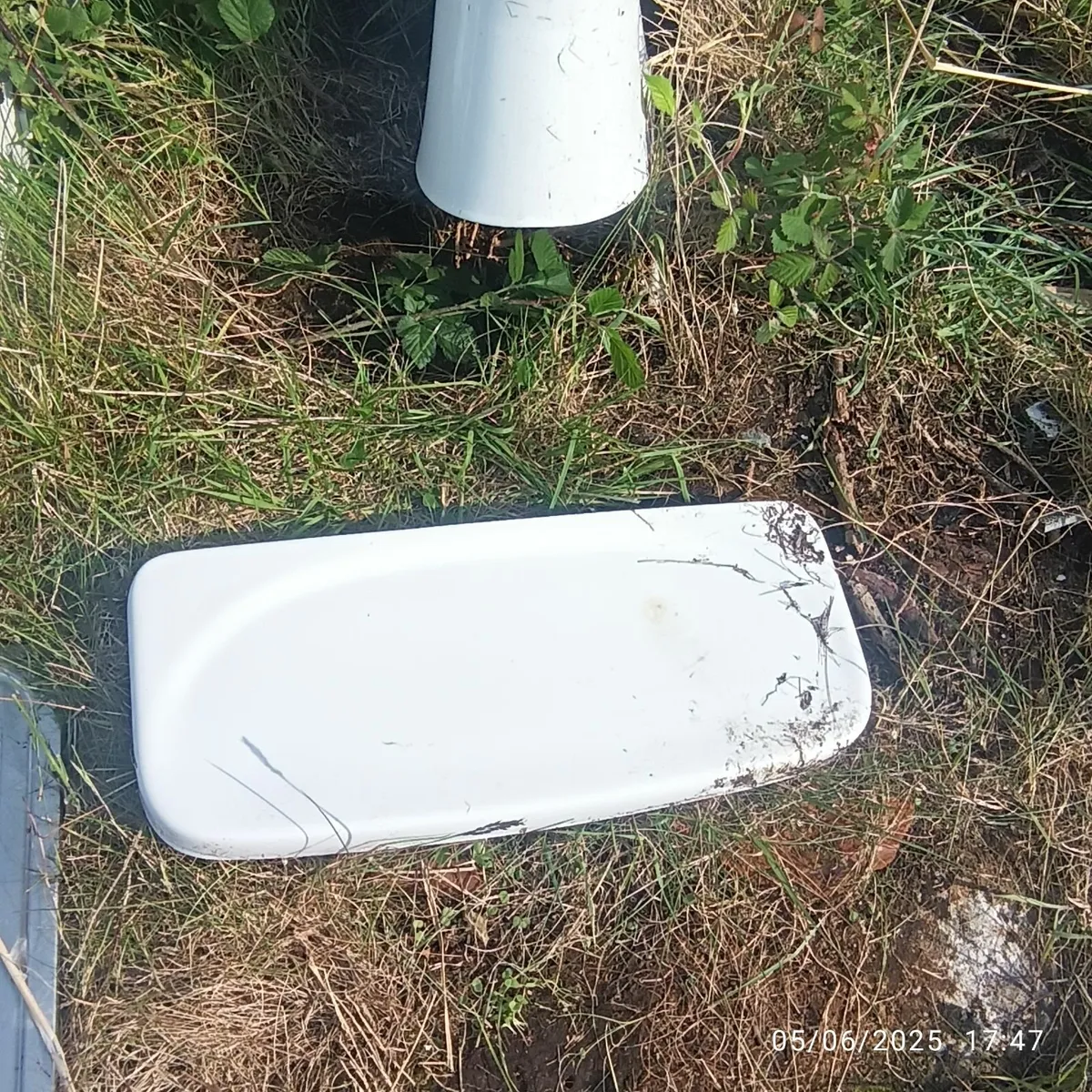 Toilet - Image 2