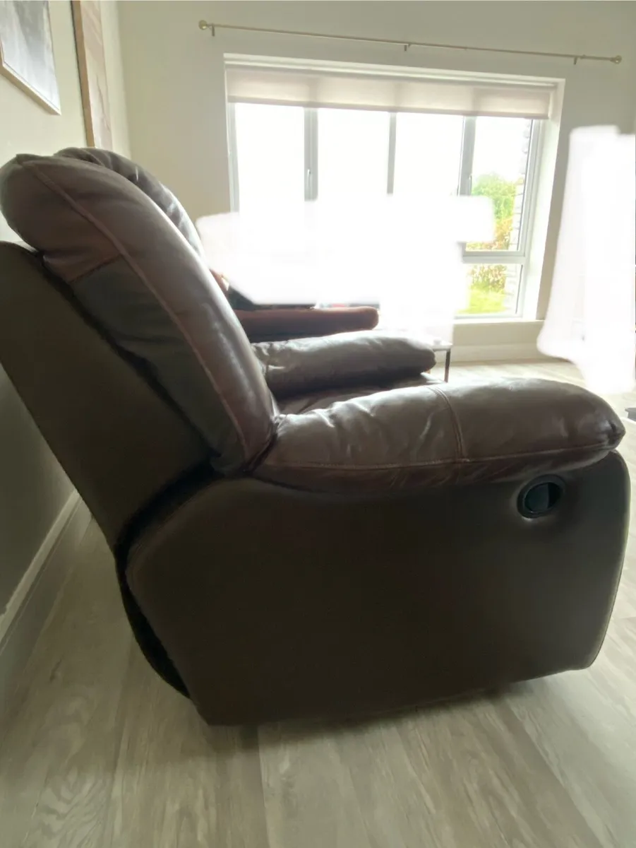 Manual Recliner chair - Image 1