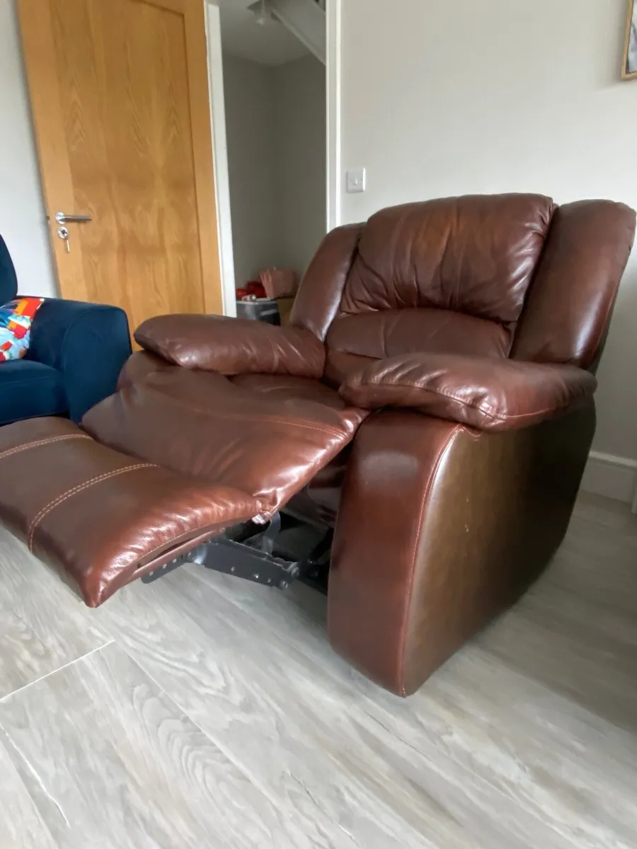 Manual Recliner chair - Image 4