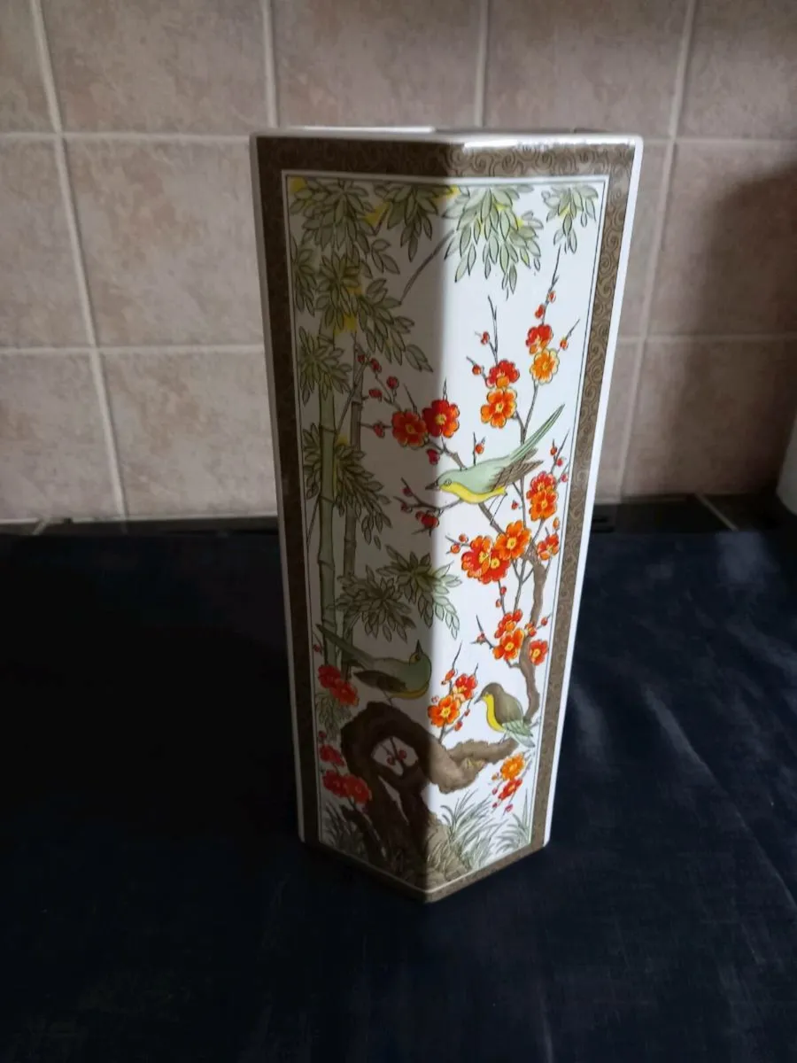 Oriental Hexagon Shaped Vase - Image 1