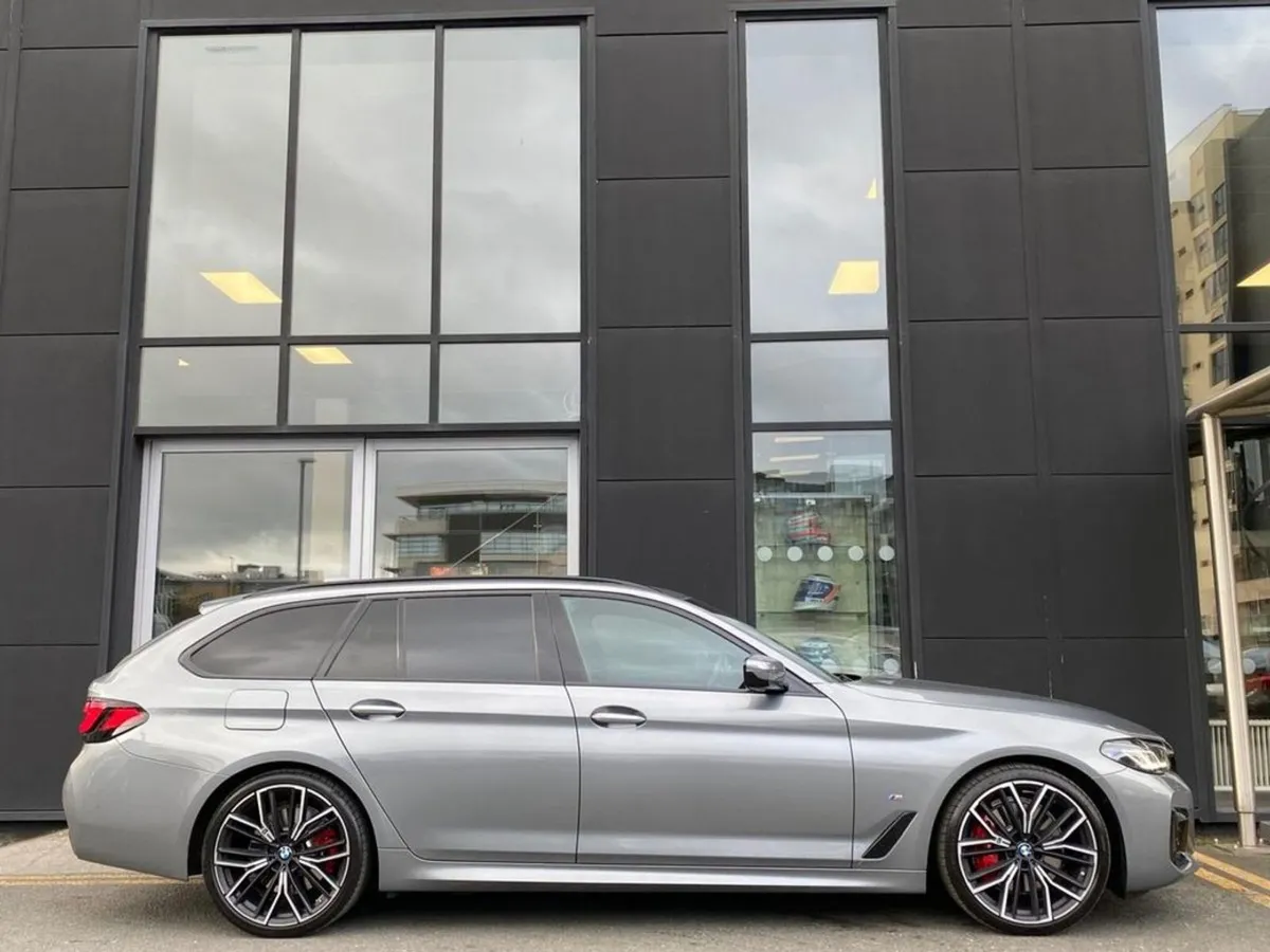 BMW 5 Series Touring 520d M-sport Pro Auto - Image 4