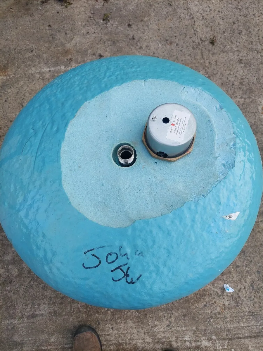 Hot water cylinder - Image 3