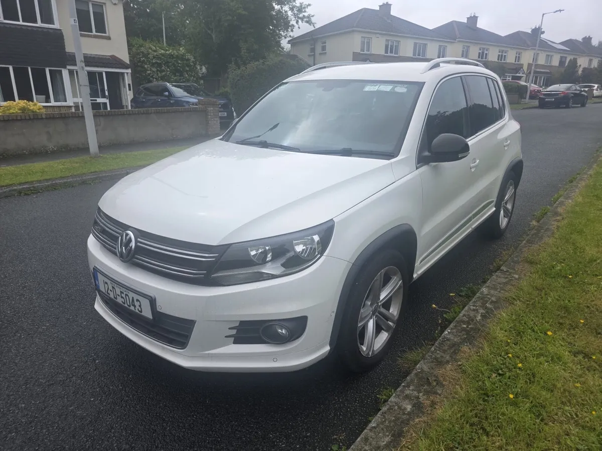 VW TIGUAN R-LINE *AUTOMATIC*4WD* - Image 1