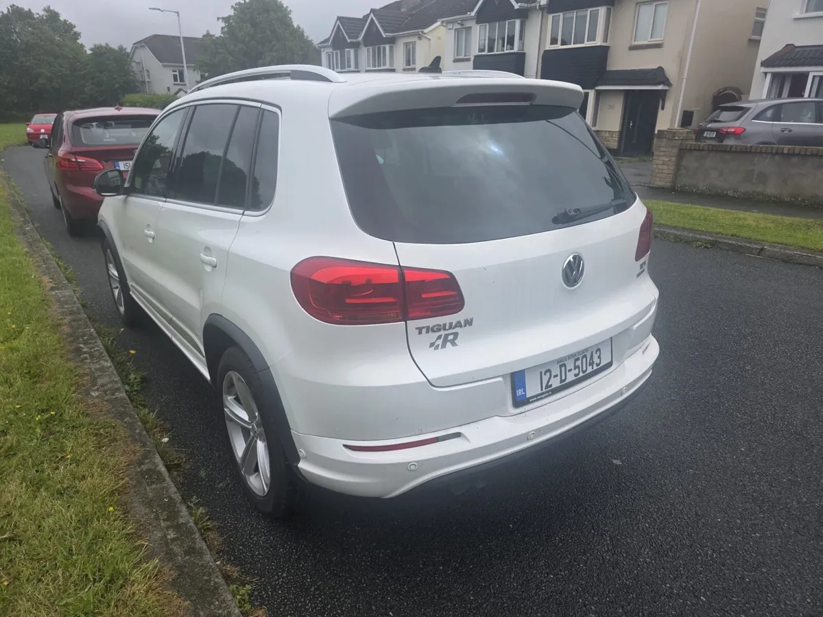 VW TIGUAN R-LINE *AUTOMATIC*4WD* - Image 2