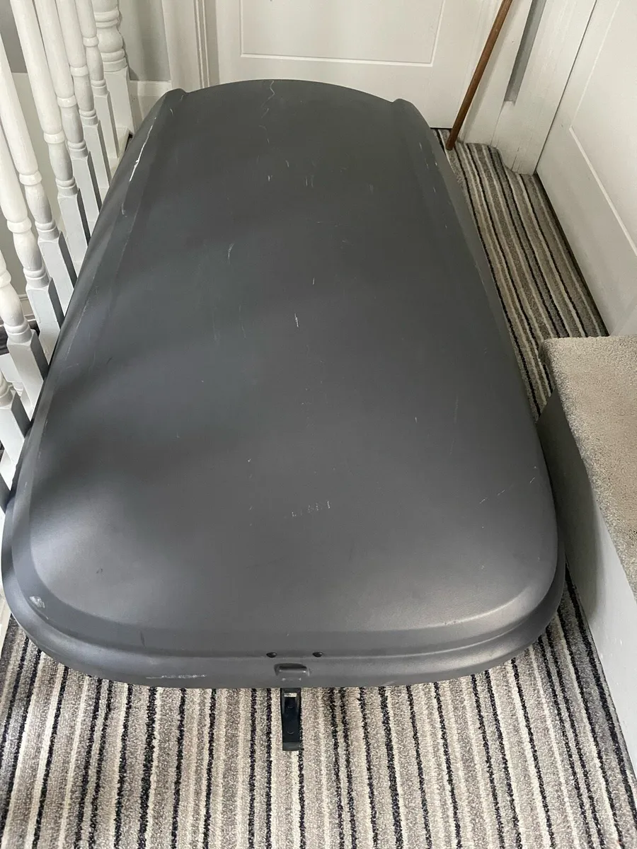 Car roof box  plus rails and instructions - Image 4