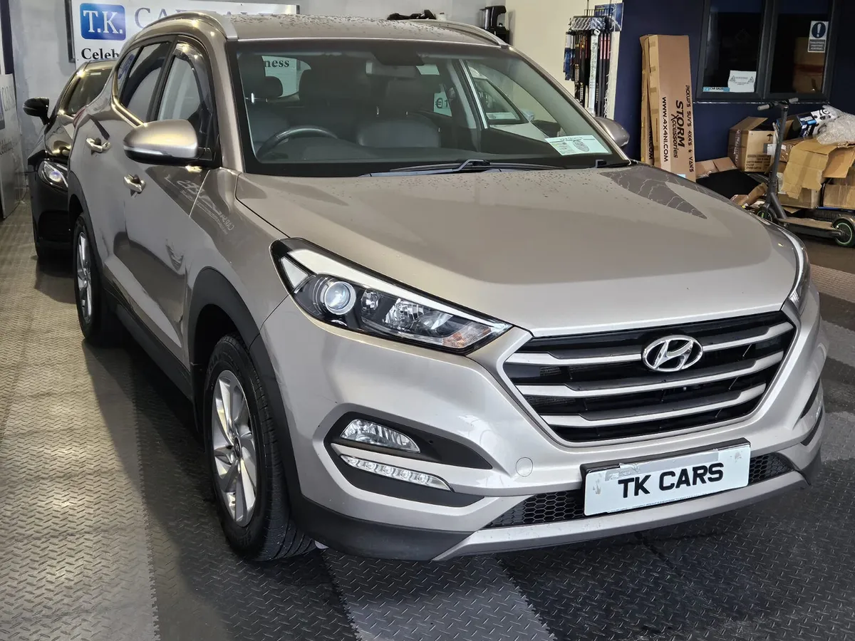 16 HYUNDAI TUCSON EXECUTIVE EDITION - Image 4