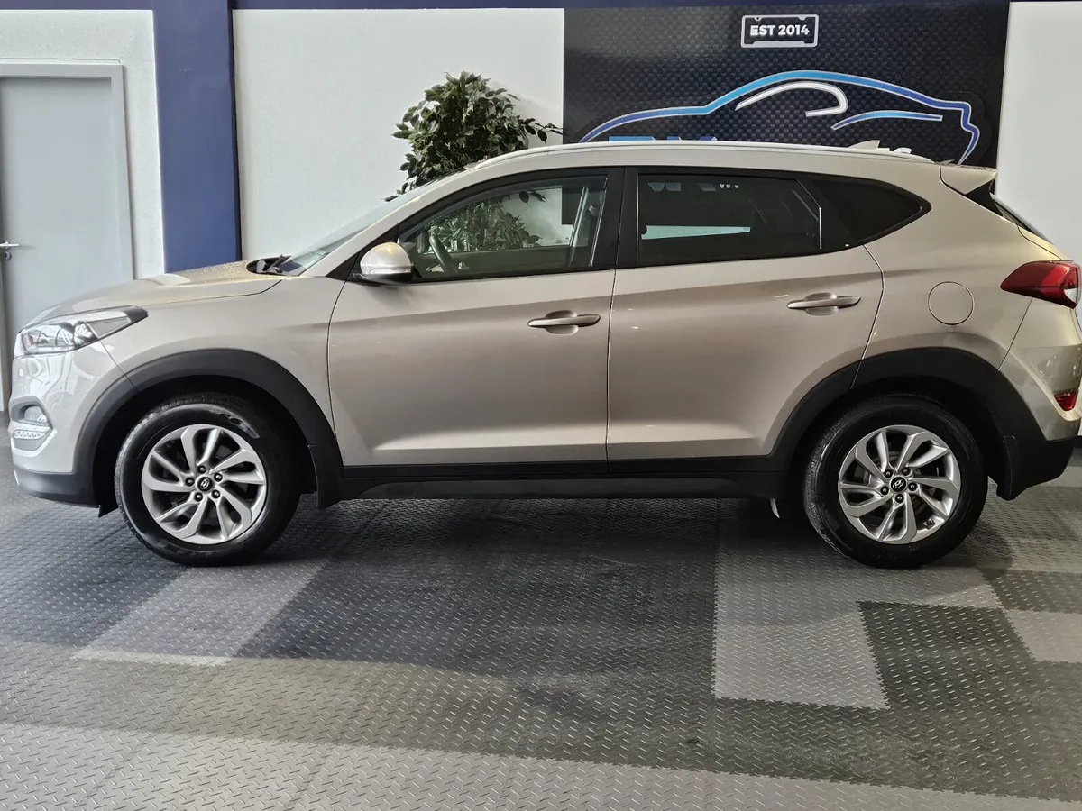 16 HYUNDAI TUCSON EXECUTIVE EDITION - Image 2