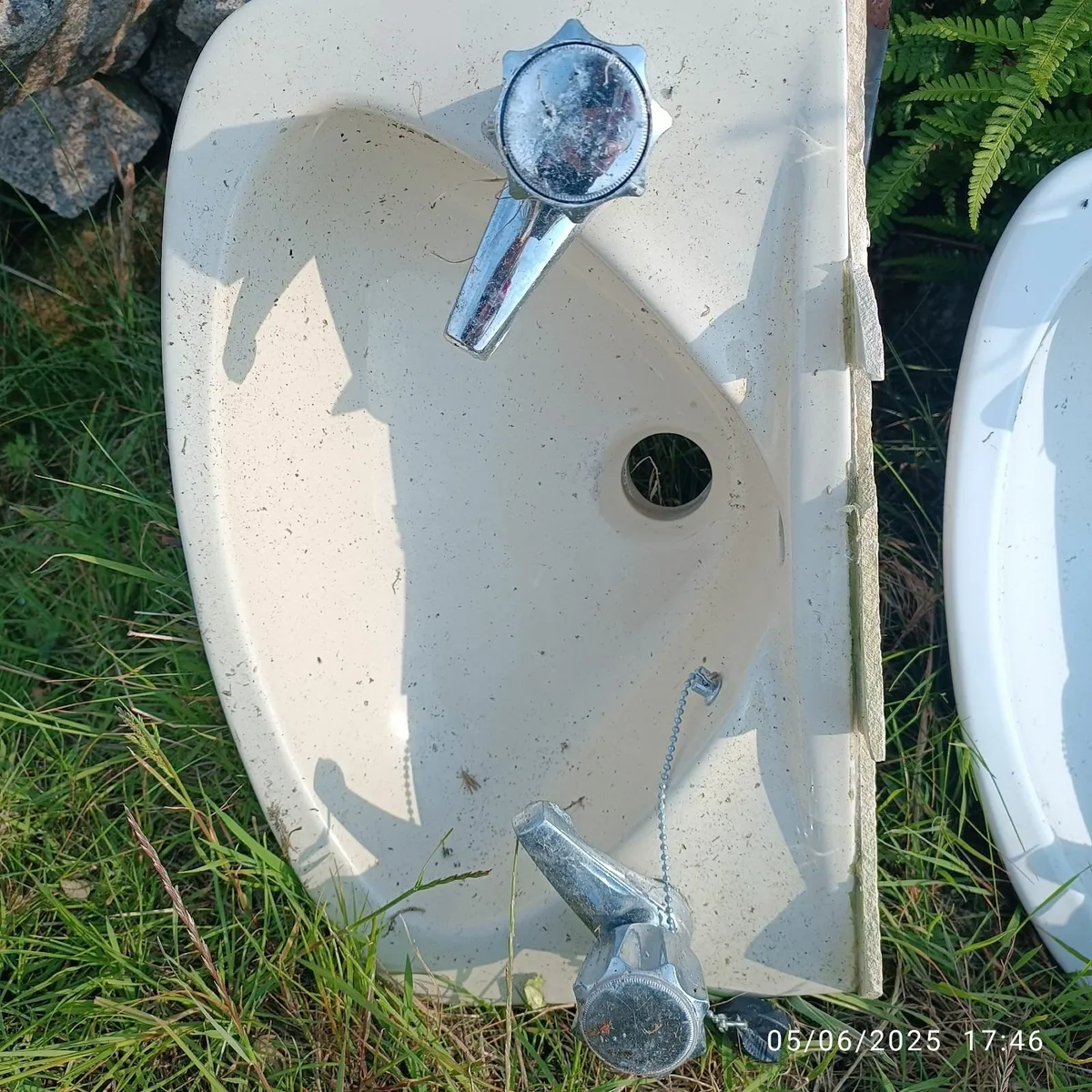 Small Cream washbasin