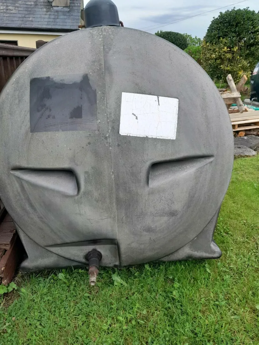 Oil tank - Image 1