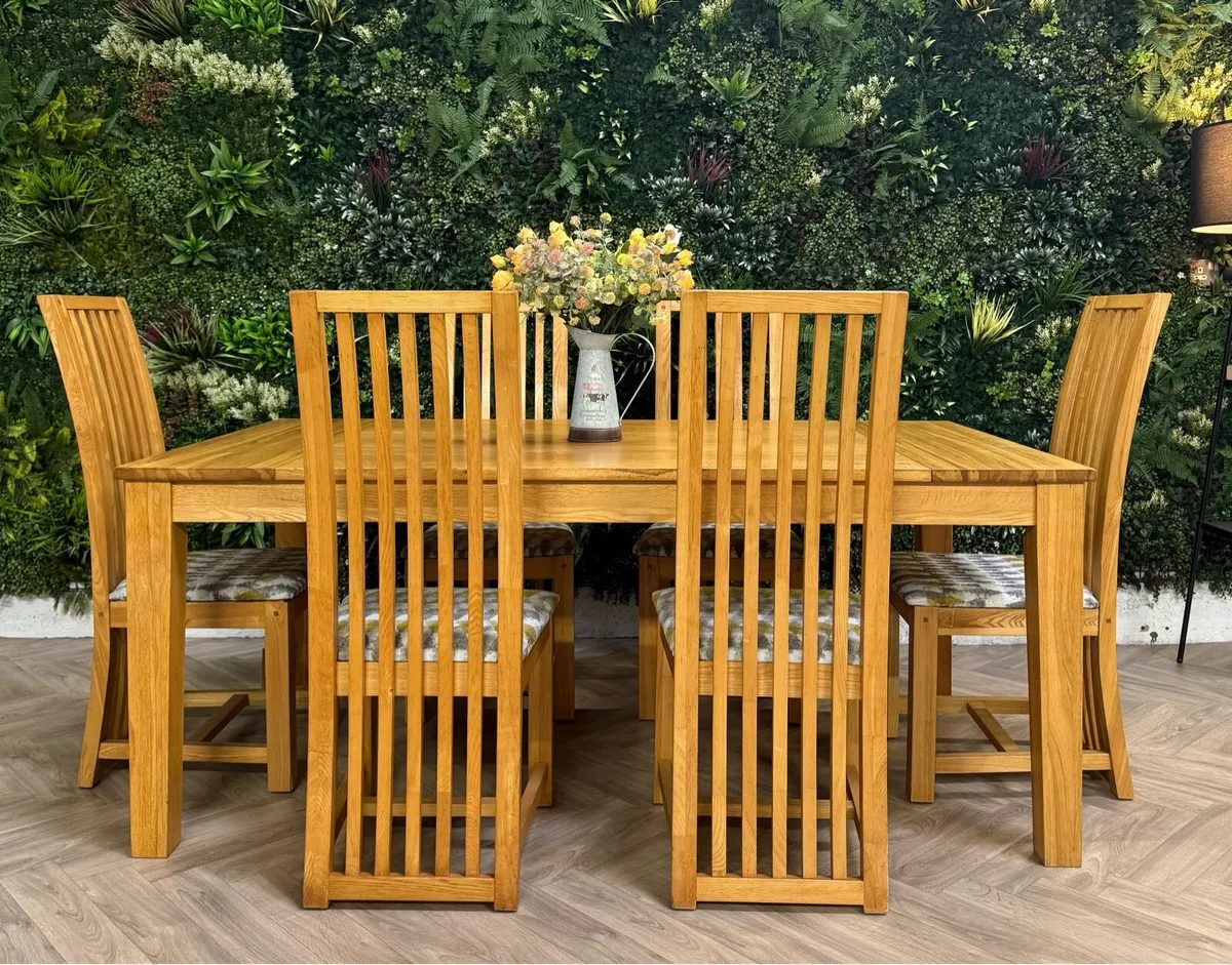 Oak kitchen table & 6 chairs/dining set - Image 1
