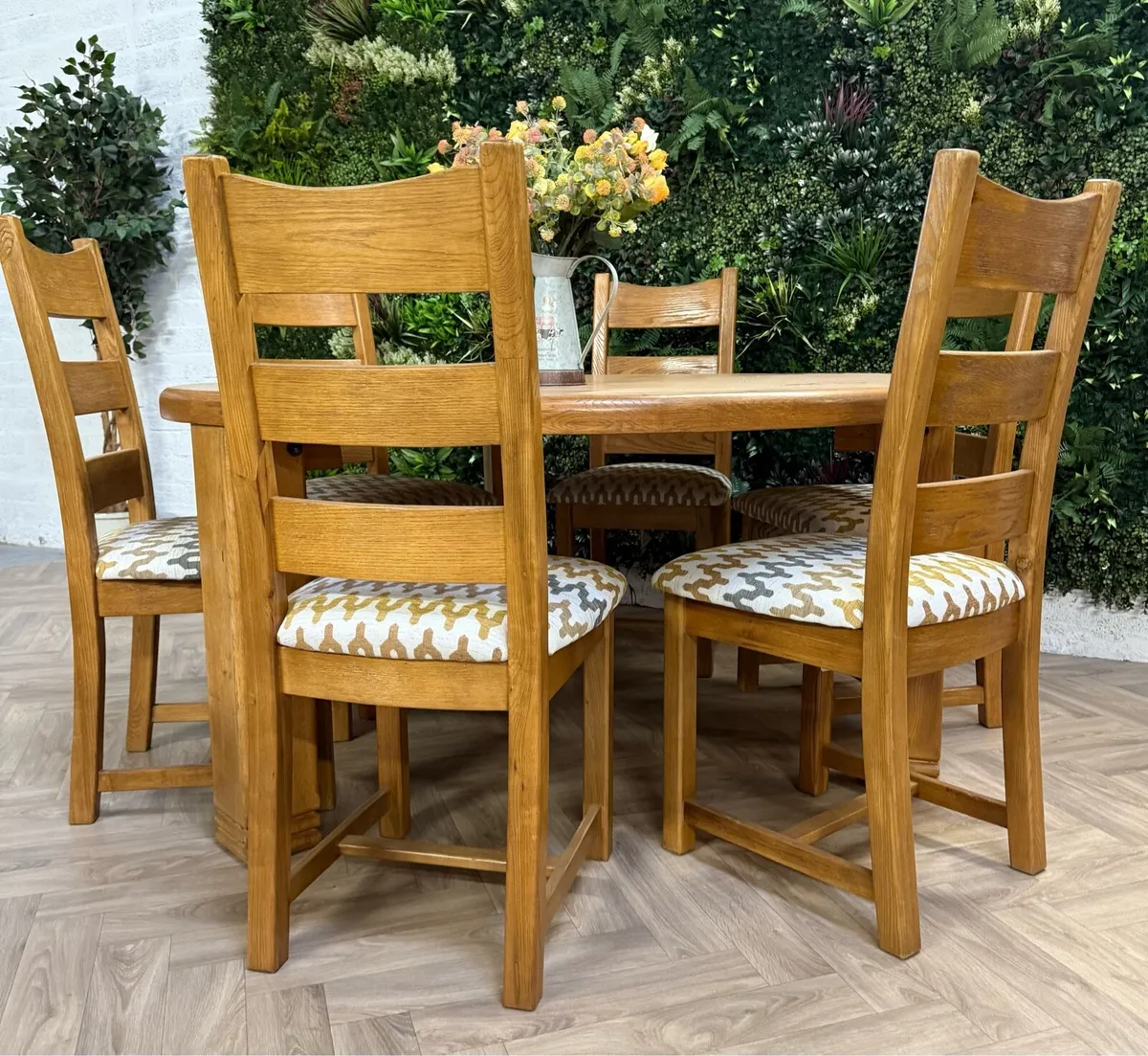 Round oak kitchen table & 6 chairs/dining set - Image 2