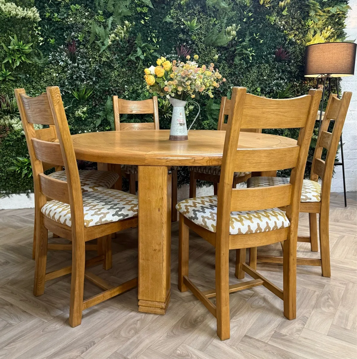 Round oak kitchen table & 6 chairs/dining set - Image 3