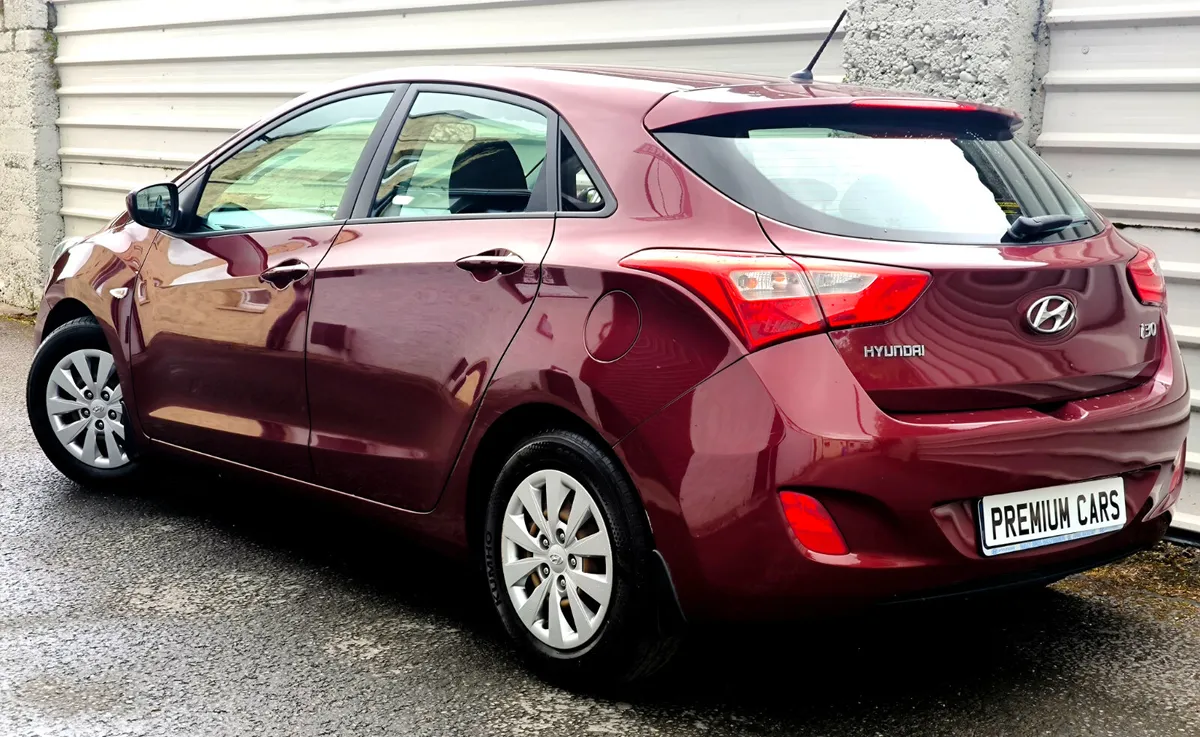 Hyundai i30 2016  1.4 petrol - Image 4