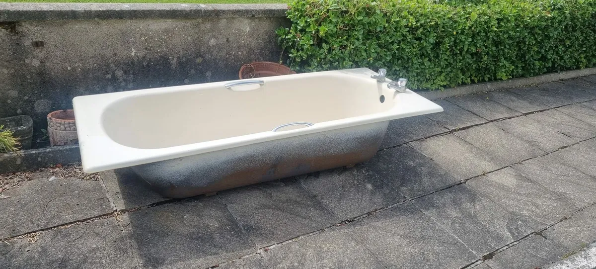 Cast Iron Bath - Image 3
