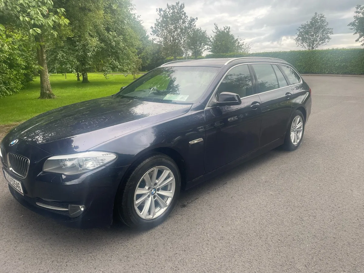 Low Mileage 5 Series BMW estate FSH - Image 2
