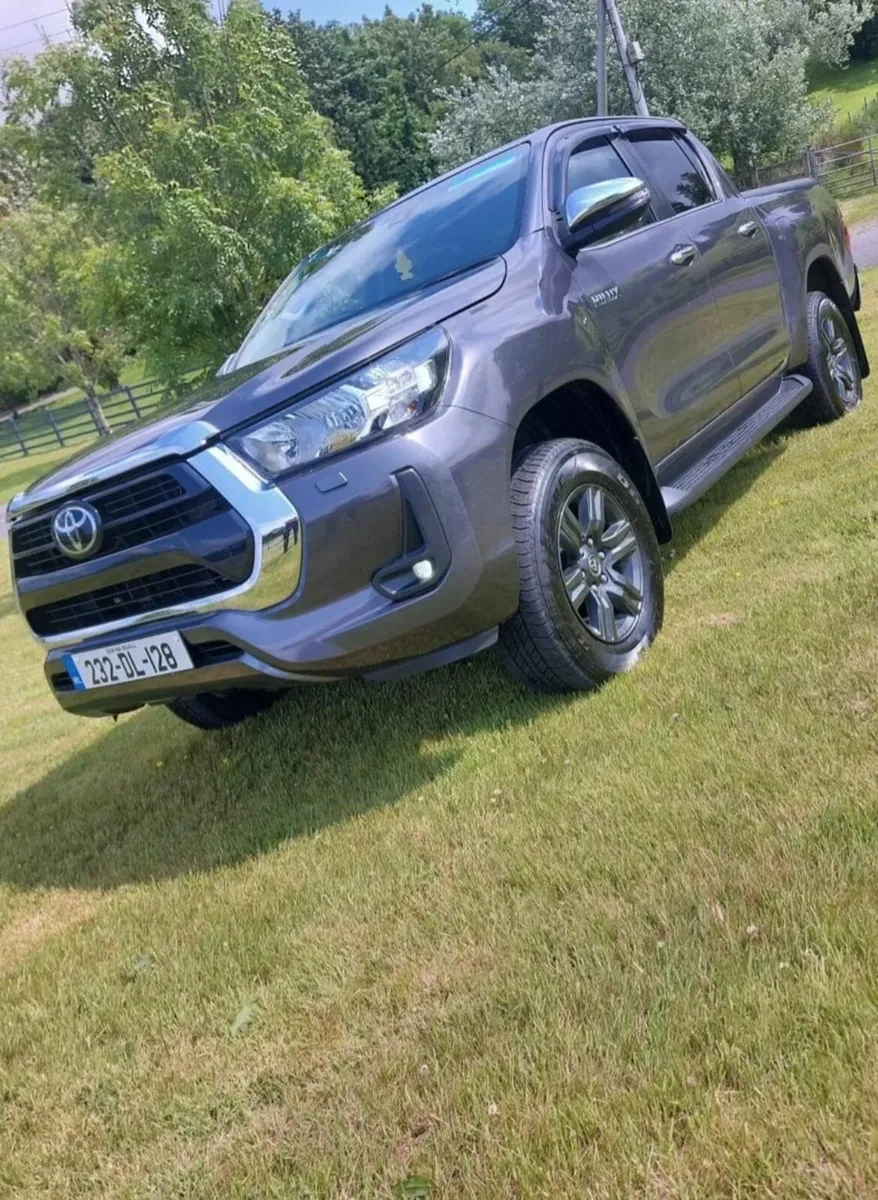 2023 Toyota Hilux 2.8 - Image 3