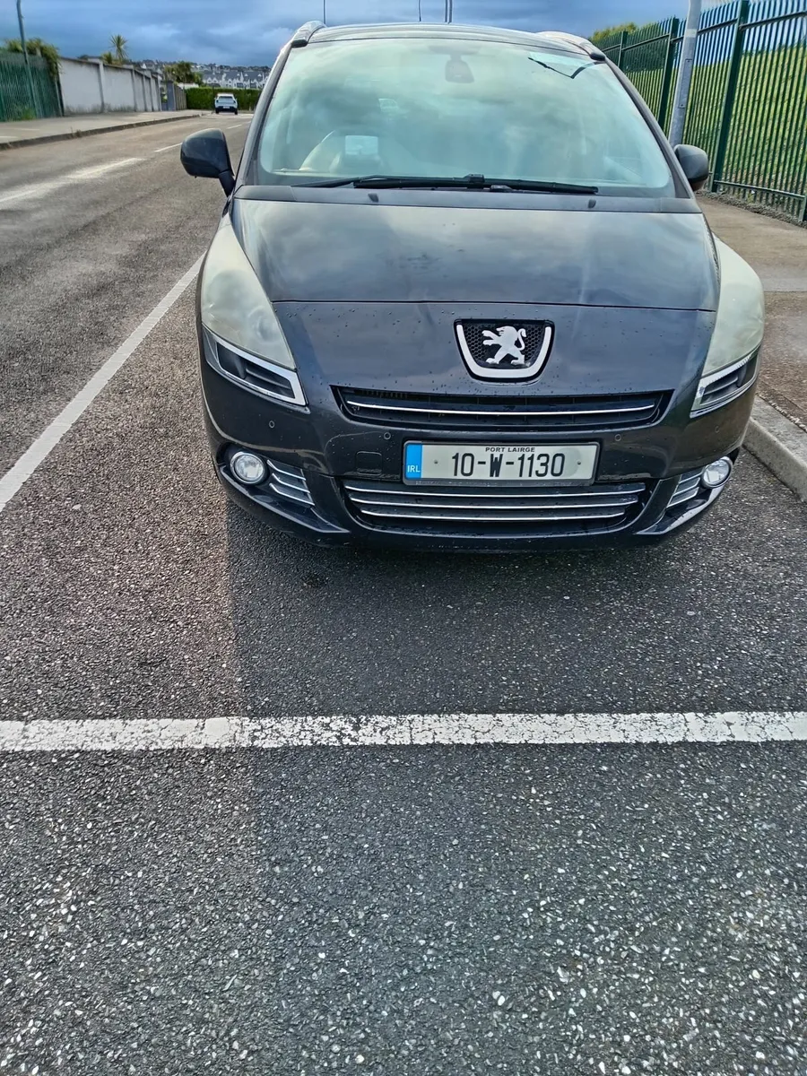 Peugeot 5008 2010 - Image 1