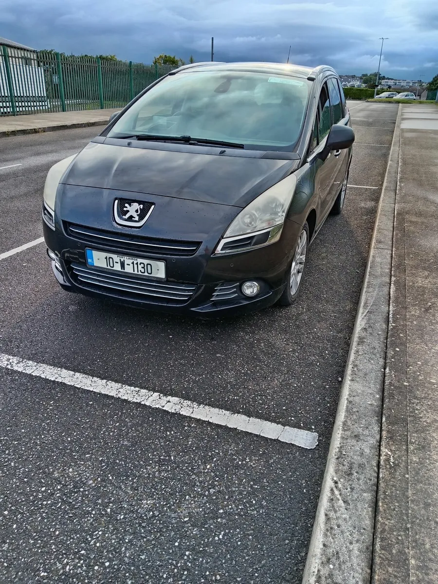 Peugeot 5008 2010 - Image 2
